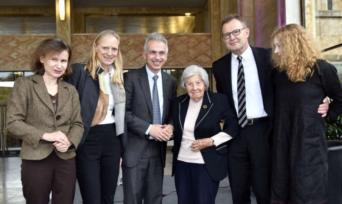 Zehn Jahre Wollheim Memorial: Sybille Steinbacher, Direktorin Fritz-Bauer-Institut, Uni-Präsidentin Birgitta Wolff, Oberbürgermeister Peter Feldmann, Ehrenbürgerin Trude Simonsohn (v.l.n.r.)