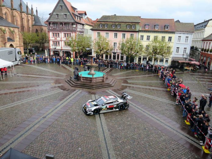 Der Marktplatz wird zur Rennstrecke (Foto: Stadtverwaltung Neustadt) Der Marktplatz wird zur Rennstrecke (Foto: Stadtverwaltung Neustadt)