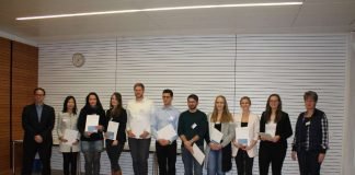 Im feierlichen Rahmen und in Anwesenheit ihrer Förderer erhielten gestern 15 Studierende der Hochschule Ludwigshafen am Rhein in Anerkennung ihrer herausragenden hochschulischen und ehrenamtlichen Leistungen das begehrte Deutschlandstipendium. (Foto: HS LU)