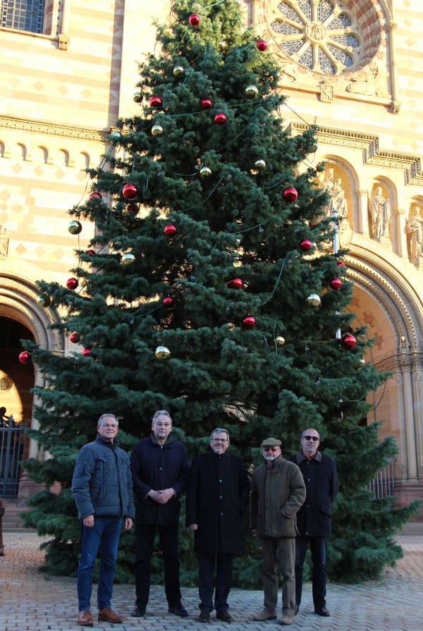 v.l.: Han van Gils, Dr. Jan Weinreich, OB Hansjörg Eger, Geschäftsführer Gernot Eberhard und Prokurist Jürgen Siewerth (Foto: Stadt Speyer)