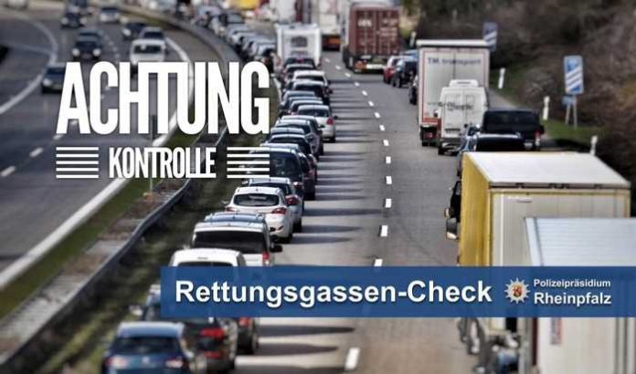 Wer keine Rettungsgasse bildet, muss mit Strafe rechnen