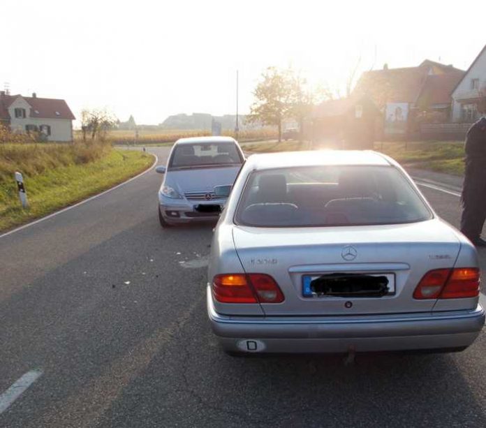 Der A-Klasse-Fahrer sah das Unglück kommen und reagierte Der A-Klasse-Fahrer sah das Unglück kommen und reagierte