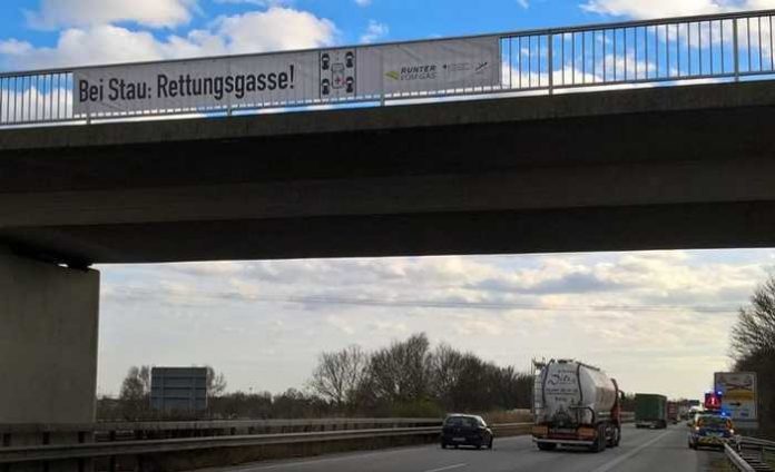 Rettungsgasse hilf leben retten Rettungsgasse hilf leben retten