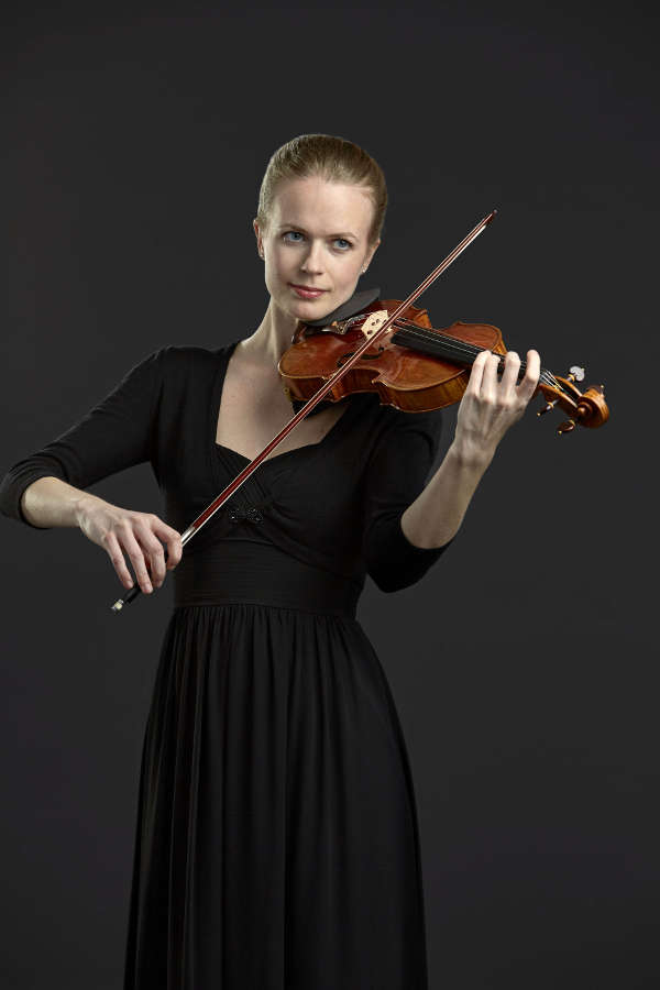 Derzeit noch mit dem Gewandhaus Orchester Leipzig auf Tournee durch Asien und Europa: Anna Theresa Steckel. Die aus Pirmasens stammende Geigerin tritt beim Herbstkonzert des Oratorienchors als Solistin in ihrer Heimatstadt auf. (Foto: Jens Gerber/Gewandhaus zu Leipzig)