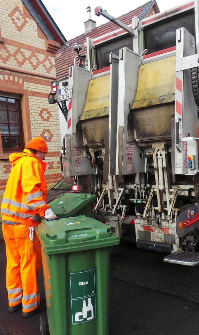 Austausch_Altglascontainer_Foto_EB_Mainz_freie_Nutzung Austausch_Altglascontainer
