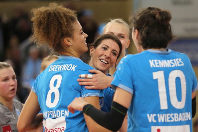 Erfolgsjubel: Der VCW versucht sich in Stuttgart an der Sensation (Foto: Detlef Gottwald) Erfolgsjubel: Der VCW versucht sich in Stuttgart an der Sensation (Foto: Detlef Gottwald)