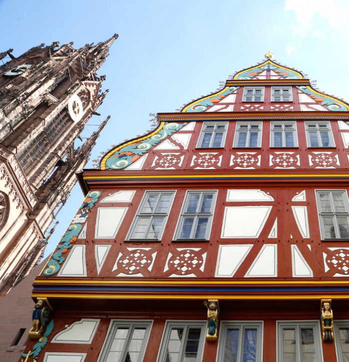 Goldene Waage Altstadt (Foto: DomRoemer GmbH / Uwe Dettmar) Goldene Waage Altstadt (Foto: DomRoemer GmbH / Uwe Dettmar)