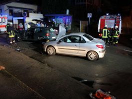 Zwei PKW waren bei dem Verkehrsunfall beteiligt (Foto: Presseteam der Feuerwehr VG Lambrecht)