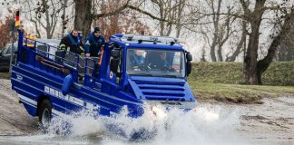 Testfahrt im Germersheimer Hafenbecken (Foto: THW/Yann Walsdorf)