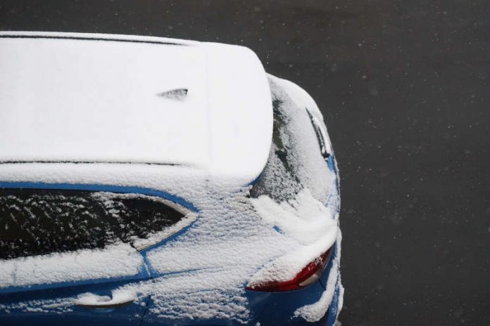 Auto im Schnee (Symbolbild, Foto: Holger Knecht)