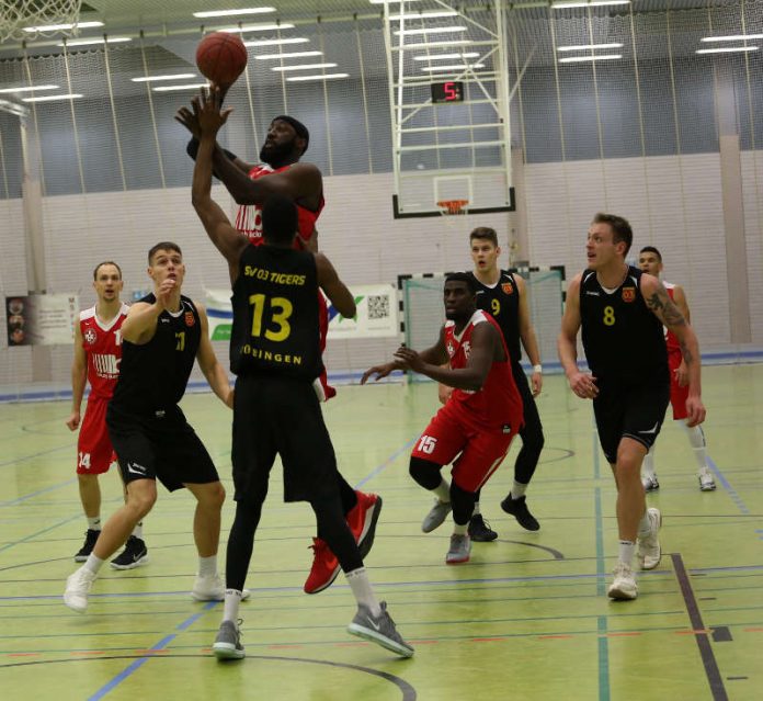 Musste gegen Tübingen frühzeitig vom Feld: Lauterns Aaron Ellis (Foto: Matthias Schmitt)