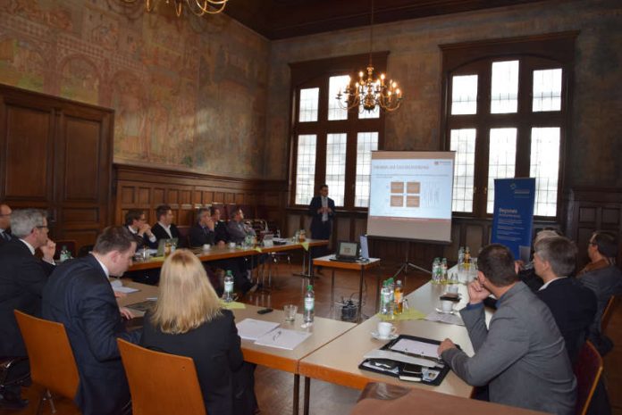 Die Informationsveranstaltung fand im Nibelungensaal im Alten Rathaus Lorsch statt. (Foto: WFB) Die Informationsveranstaltung fand im Nibelungensaal im Alten Rathaus Lorsch statt. (Foto: WFB)