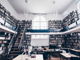 Blick in die Bibliothek (Foto: @portermcknight)