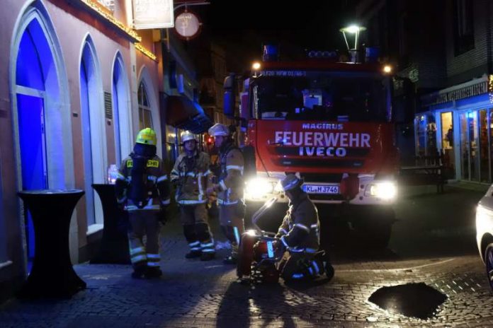 Einsatz in einer Shisha-Bar (Foto: Feuerwehr Kaiserslautern)