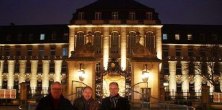 v.l.: Dr. Jörg Blattmann (Geschäftsführer Universitätsklinikum Mannheim), Erster Bürgermeister Christian Specht, Ralf Klöpfer (Vorstand MVV Energie AG) (Foto: UMM)
