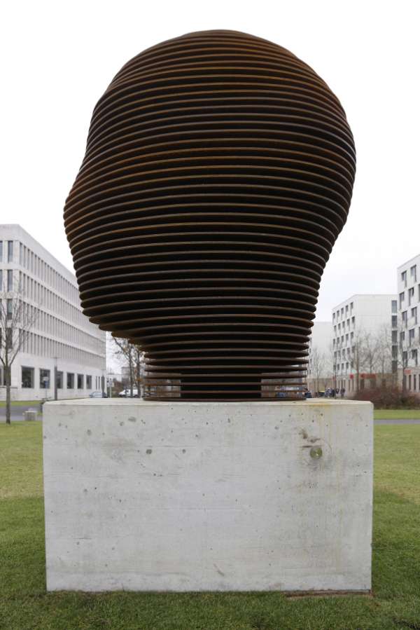 Die eingeweihte Skulptur (Foto: Uwe Dettmar)