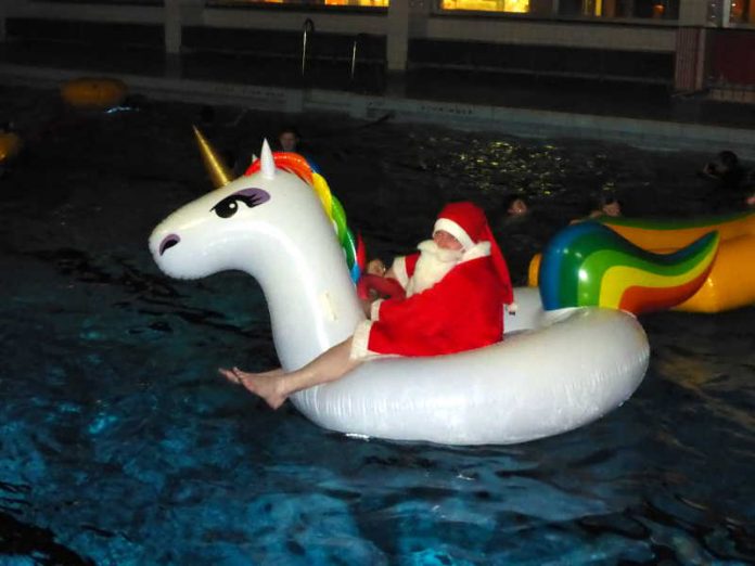 Nikolaus im Schwimmbad