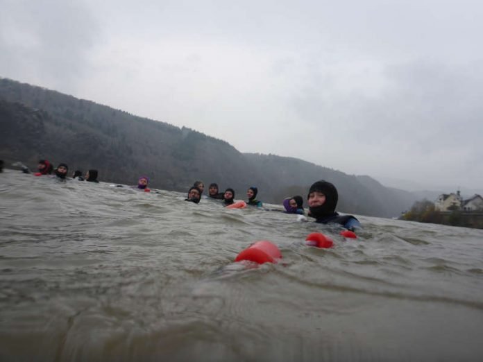 Stromschwimmen (Foto: DLRG)