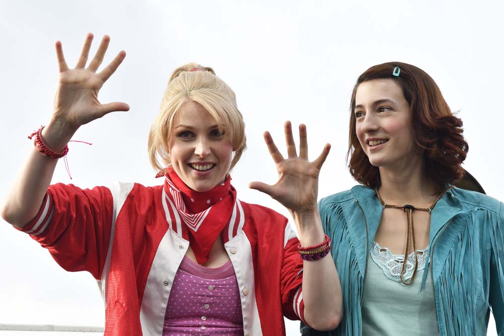 Eva Rades (Bibi) und Vera Weichel (Tina) beim Fototermin (Foto: Helmut Dell)