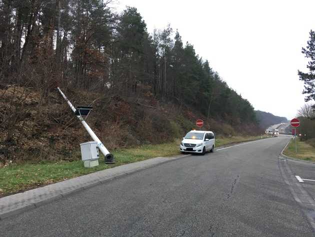 Beschädigte Anlage Beschädigte Anlage