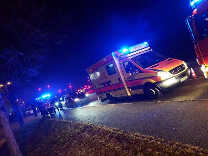 Einsatz der Feuerwehr Brühl bei einem Verkehrsunfall