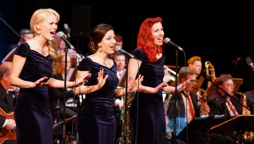 Die Rosevalley Sisters sangen weltbekannte Evergreens im dreistimmigen Vocalsatz (Foto: Holger Knecht)