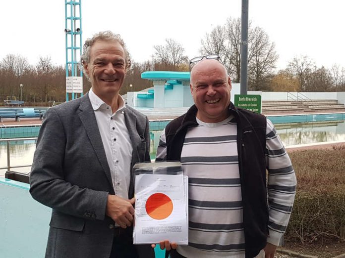 v.l.: Bürgermeister Axel Wassyl und Betriebsleiter Achim Schmitz (Foto: Verbandsgemeindeverwaltung Offenbach) v.l.: Bürgermeister Axel Wassyl und Betriebsleiter Achim Schmitz (Foto: Verbandsgemeindeverwaltung Offenbach)