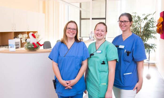 v.l.: Nicole Wieditz, Angela De Mattia und Katharina Rechel vom Hebammenteam Klinikum Darmstadt. (Foto: Klinikum Darmstadt)