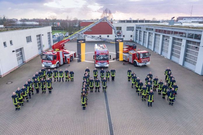 Einsatzkräfte der Feuerwehr Weinheim (Symbolbild: Ralf Mittelbach)