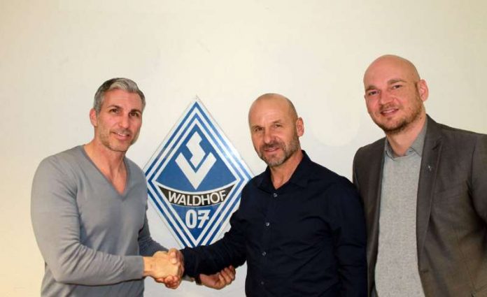 Vorstellung von SVW-Trainer Bernhard Trares (Foto: SVW)