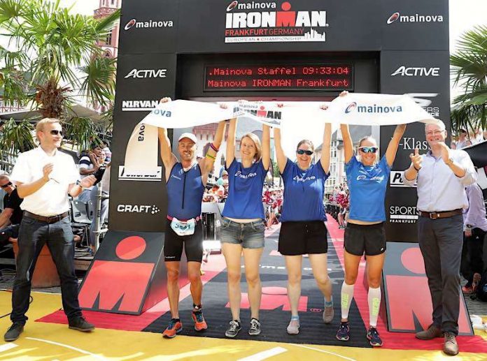 Laura Philipp (zweite von rechts) als Kapitänin der Mainova Staffel bei der Mainova IRONMAN European Championship (Foto: Mainova AG)