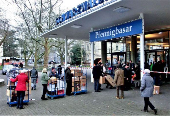 Seit 2005 findet der Pfennigbasar in der Schwarzwaldhalle statt. (Foto: IWC Karlsruhe e.V.)