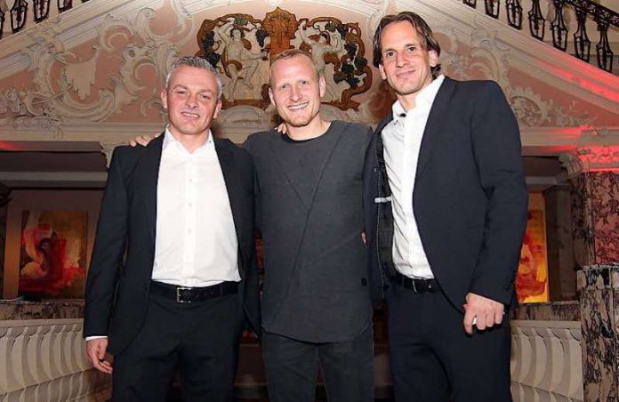 Freuten sich auf dem SVWW-Neujahrsempfang in der Henkell & Co. Sektkellerei über die Vertragsverlängerung (v. l.): Sportdirektor Christian Hock, Alf Mintzel und Trainer Rüdiger Rehm. (Foto: svww.de)