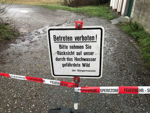 Die Bevölkerung wird gebeten die Rückzugsbereiche der Tiere zu respektieren Die Bevölkerung wird gebeten die Rückzugsbereiche der Tiere zu respektieren