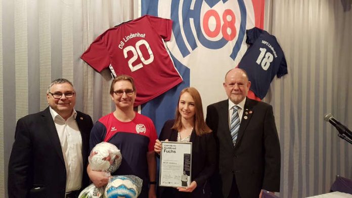 MFC Lindenhof Jugendpreis Gottfried Fuchs; v.l. Harald Schäfer, Thomas Berger (Jugendleiter), Karina Pausch (Jugendtrainerin) und Klaus Hartel (Vorsitzender); (Foto:: privat)