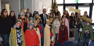 Die Sternsinger bei Landrat Brechtel (Foto: Kreisverwaltung Germersheim)