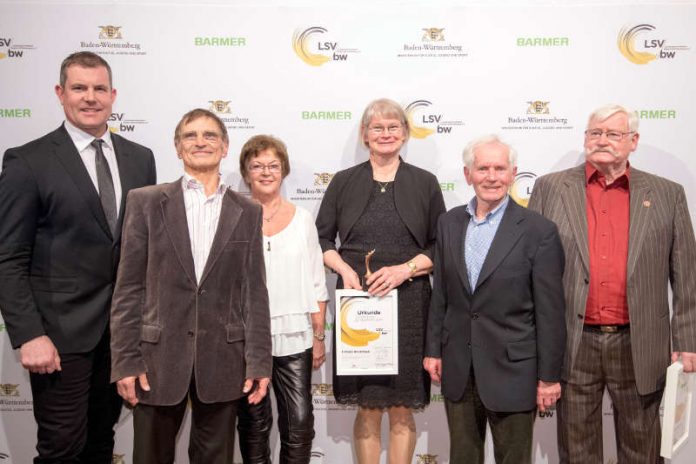 Gruppenbild der Preisträger (v.l.n.r.: Boris Obergföll, Siegbert & Maria Ruf, Christa Hinrichsen, Georg Thoma und Helmut Hünerfauth) Foto: Landessportverband Baden-Württemberg / Martin Stollberg.)