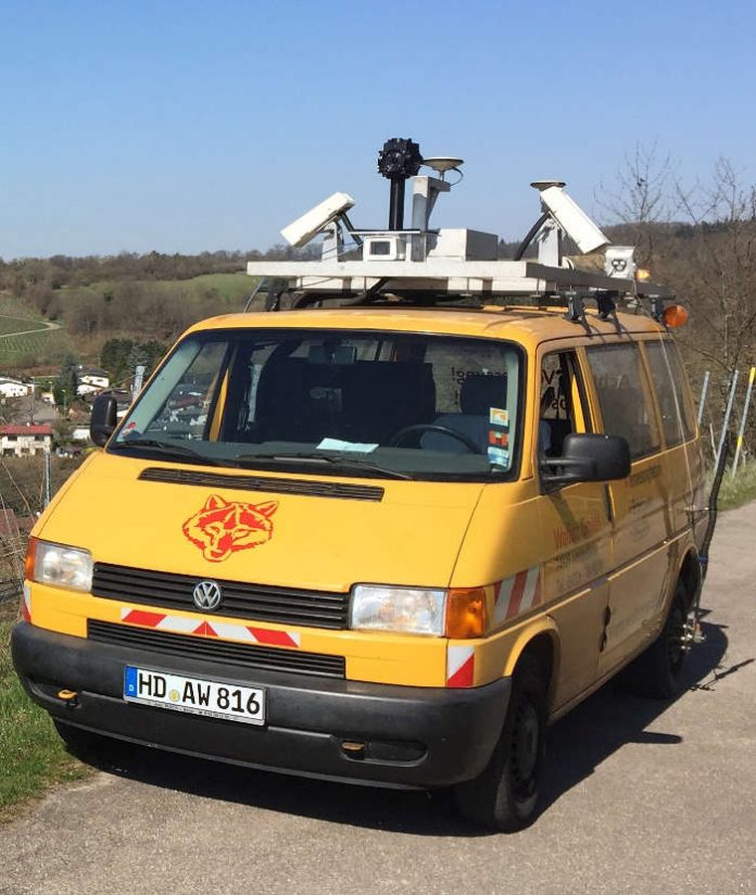 Ein Messfahrzeug wird für den barrierefreien Routenplaner die Daten von Straßen und Gassen in der Altstadt und in Bergheim erfassen. (Foto: Streetguard GmbH)