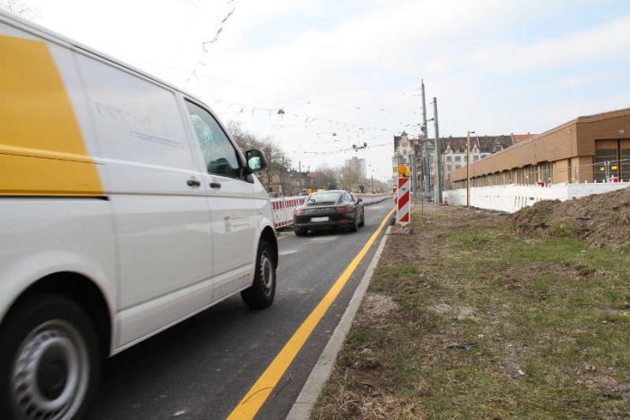 Ab dem 12. März ist dieser Abschnitt der Durlacher Alle für den Autoverkehr stadteinwärts gesperrt. Eine Umleitung ist ausgeschildert (Foto: AVG)