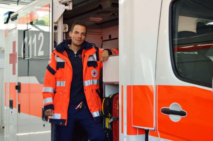 Freiwilliges Soziales Jahr im Rettungsdienst (Foto: Volunta gGmbH) Freiwilliges Soziales Jahr im Rettungsdienst (Foto: Volunta gGmbH)