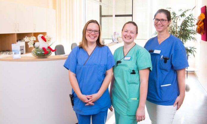 v.l.: Die Hebammen Nicole Wieditz, Angela De Mattia und Katharina Rechel (Foto: Klinikum Darmstadt/Markus Schmidt)