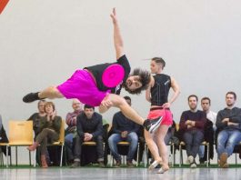 Freestyle Frisbee ist auch indoors ein optischer Hochgenuss (Foto: Paul Needham)