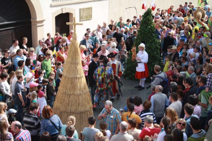 Hansel-Fingerhut-Fest (Foto: Verein für Brauchtum und Dorfverschönerung Forst e.V.)