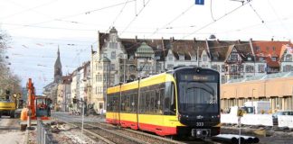 Baustelle statt Bahnverkehr: Aufgrund einer Gleiserneuerung verkehren in den Fastnachts- ferien keine Tram- und Stadtbahnen zwischen der Tullastraße und Durlach Bahnhof (Foto: VBK)