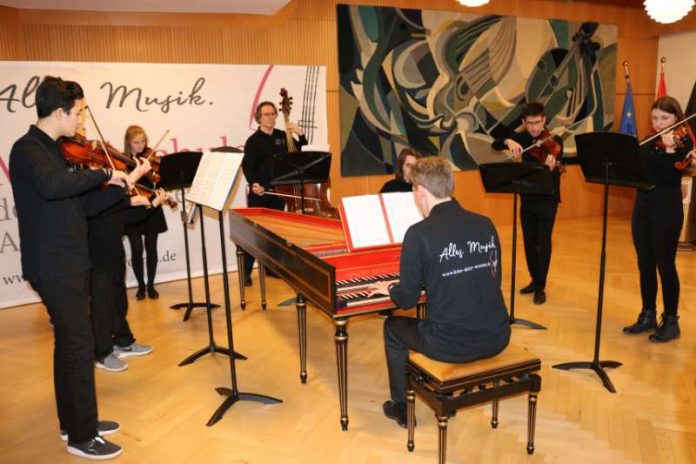 Mit barocken Klängen umrahmte ein Ensemble der Kreismusikschule den Jahresempfang. (Foto: Simone Stier)
