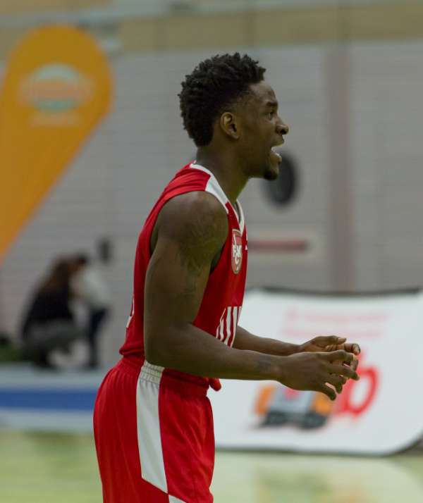 Hat einen Sahnetag gegen Crailsheim erwischt: Lauterns Japhet McNeil (Foto: Michael Schmitt) Hat einen Sahnetag gegen Crailsheim erwischt: Lauterns Japhet McNeil (Foto: Michael Schmitt)