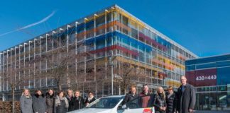 Foto Download --> v.l.: Die Vertreterinnen der neun Zonta-Clubs der Region, Doris Verveur, pflegerische Leitung und Koordination Kinder-Palliativ-Team Rhein-Neckar, Dr. Michael Karremann, Ärztlicher Leiter des Kinder-Palliativ-Teams Rhein-Neckar, Regina Fischer, pflegerische Leitung und Koordination Kinder-Palliativ-Team Rhein-Neckar, Dr. Ulrike Klein, Kaufmännische Leiterin des Zentrums für Kinder- und Jugendmedizin am Universitätsklinikum Heidelberg, Dr. Jochen Meyburg, Ärztlicher Leiter des Kinder-Palliativ-Teams Rhein-Neckar Foto: Universitätsklinikum Heidelberg