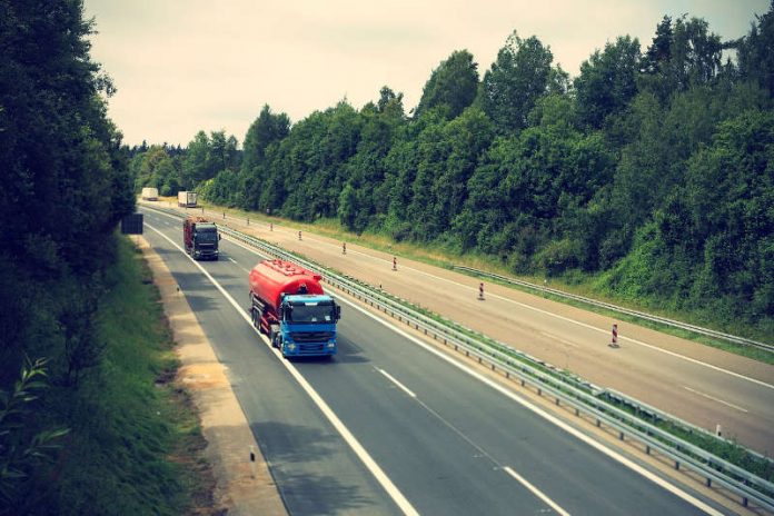 Symbolbild Autobahn © on Pixabay