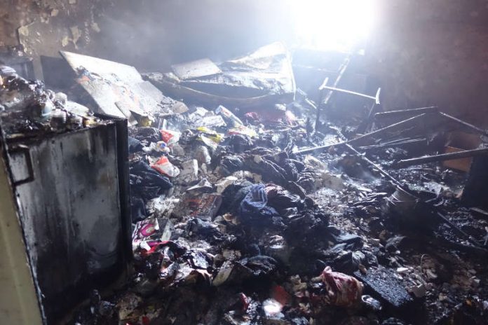 Blick in die vermüllte Wohnung (Foto: Feuerwehr Kaiserslautern)