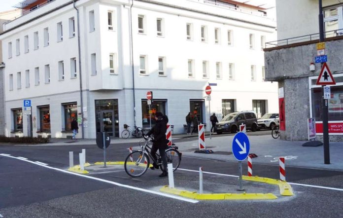 Querungshilfe Amalienstraße (Foto: Stadt Bruchsal) Querungshilfe Amalienstraße (Foto: Stadt Bruchsal)
